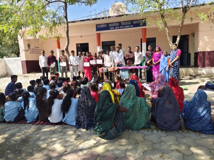 सारंगा खेड़ा में शिक्षा की मशाल जलाने वाले स्वयंसेवकों का सम्मान