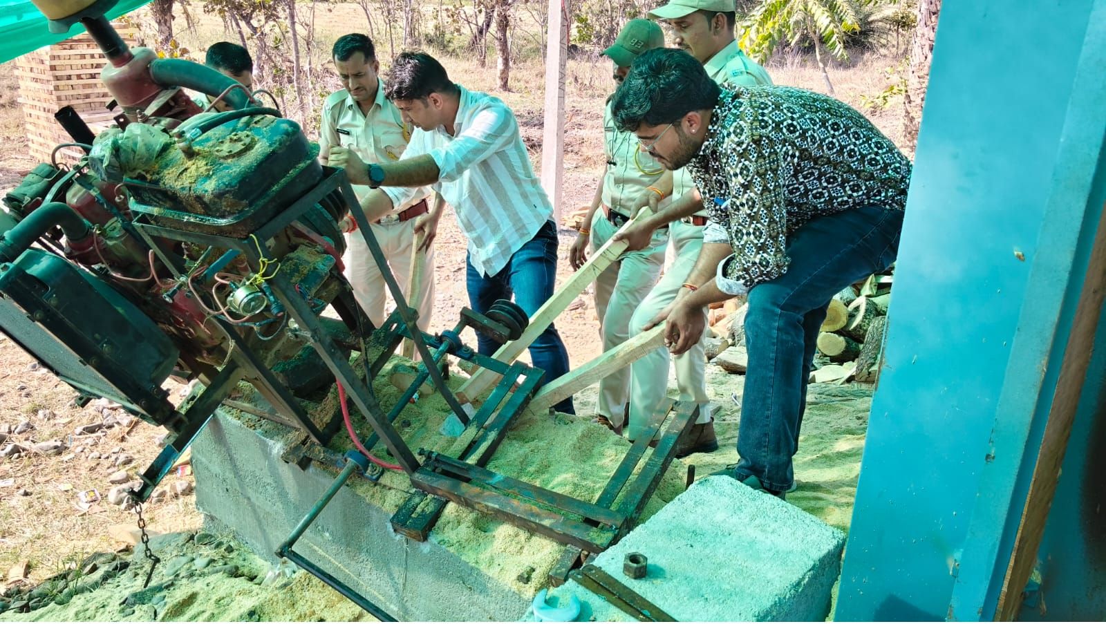 रायपुर में लकड़ी माफियाओं के 'अवैध किलों' पर वन विभाग का सर्जिकल स्ट्राइक