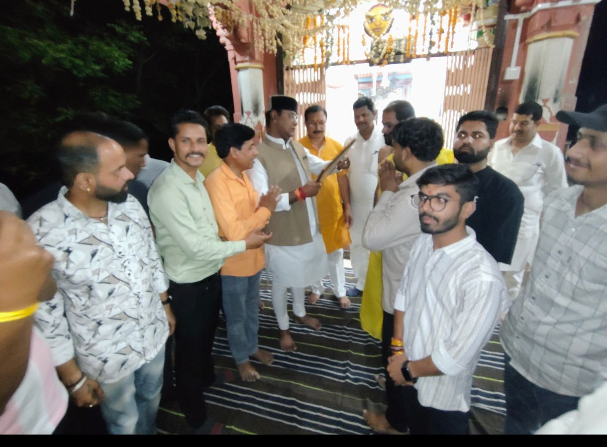 जनप्रतिनिधियों और कार्यकर्ताओं ने किया स्वागत